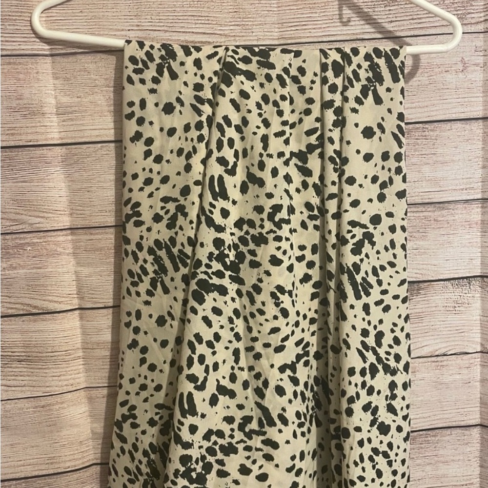 New Women’s flared skirt size 3x (18)length 31 waist 37-53.